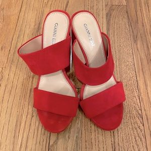 Gianni Bini red suede slide sandals. So comfortable and cute! Sz 7.